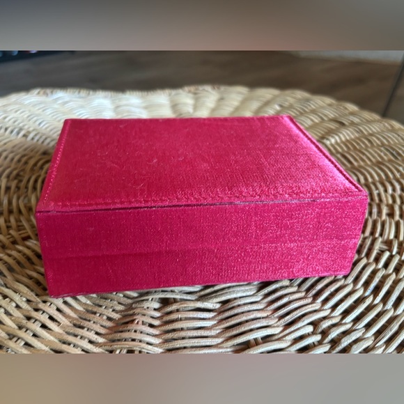 LITTLE RED BOX PURSE - Picture 3 of 5